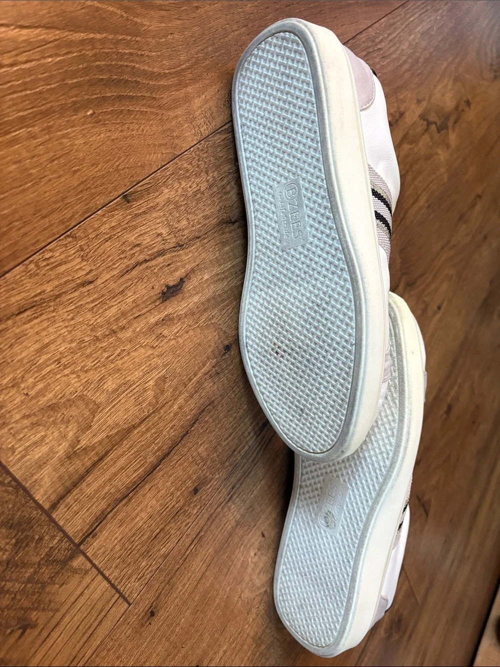 Women’s BZees Happy Friday Leather Casual Sneakers